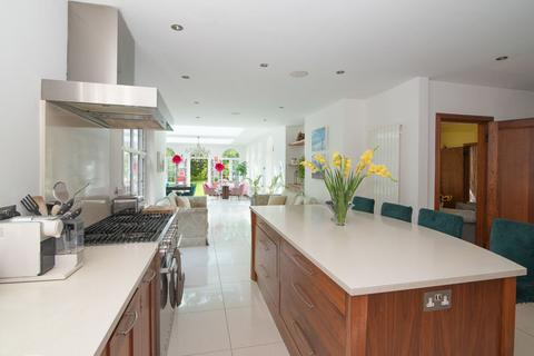 5 bedroom property to rent, Rockshaw Road, Redhill