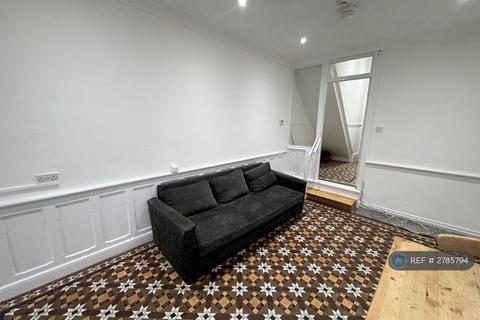 2 bedroom flat to rent, Pen-Y-Wain Road, Cardiff, CF24