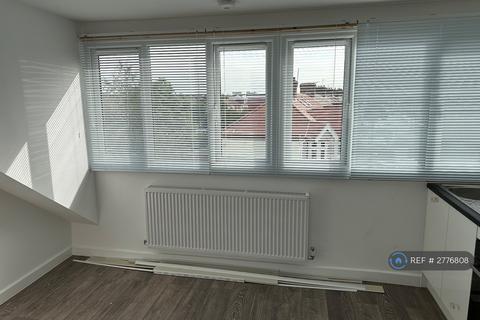1 bedroom in a house share to rent, Barley Lane, Ilford, IG3
