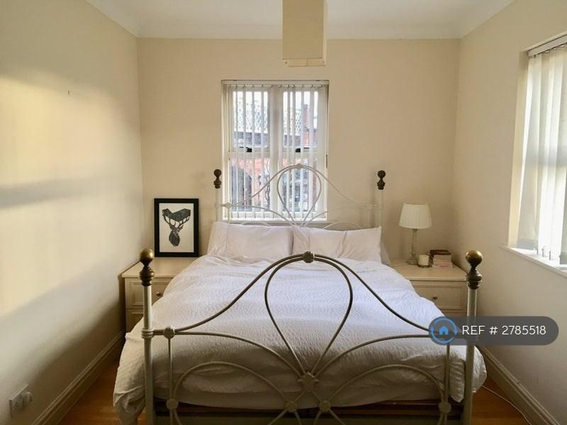 Large Bedroom 1 With Ensuite In The Room