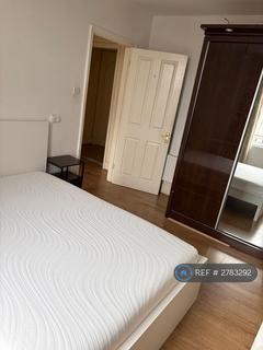 1 bedroom in a flat share to rent, Denmark Hill, London, SE5