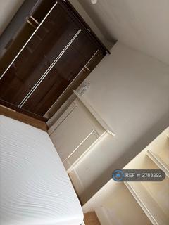 1 bedroom in a flat share to rent, Denmark Hill, London, SE5