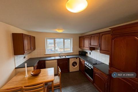 2 bedroom flat to rent, Bracken Close, London, E6