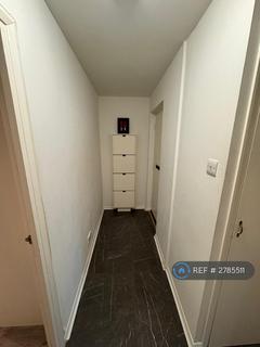 2 bedroom flat to rent, Bracken Close, London, E6