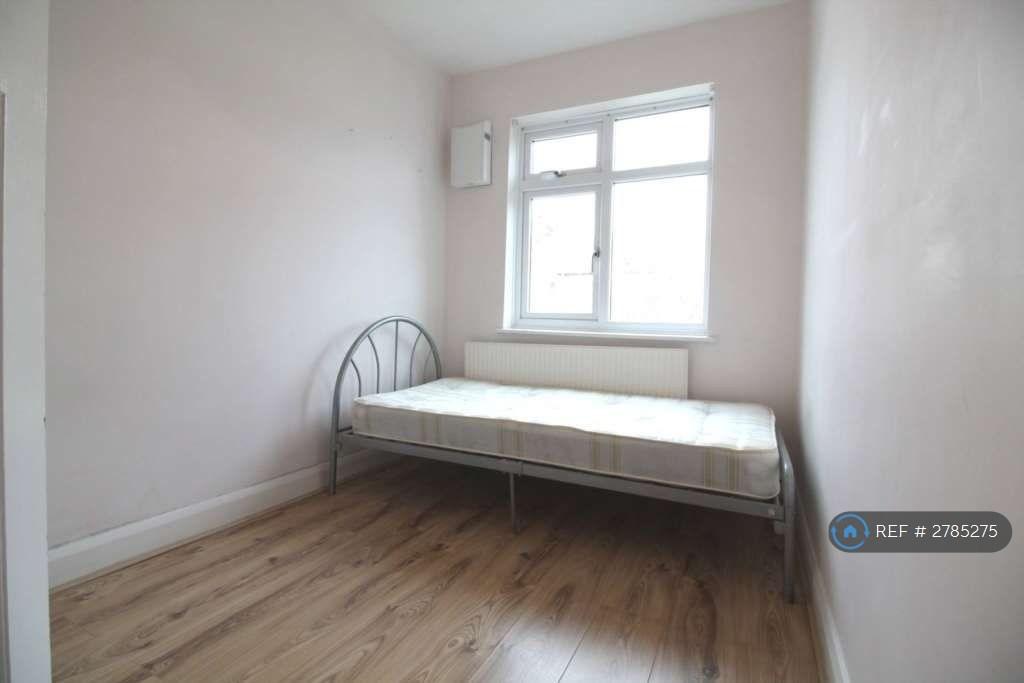 Smaller Bedroom