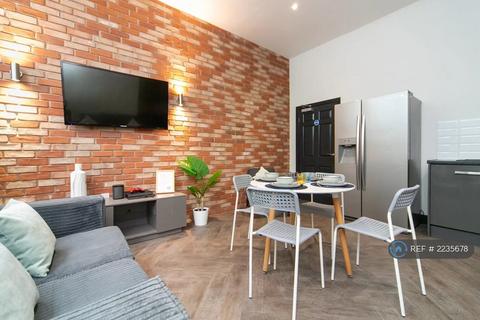 6 bedroom flat to rent, Great Newton Street, Liverpool, L3