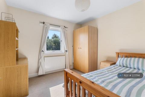 undefined, Hughenden Lane, Glasgow, G12