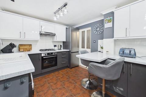 2 bedroom terraced house for sale, Wold Road, Hull