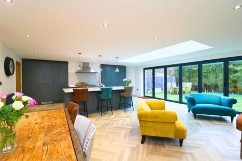 4 bedroom detached house for sale, Southfield Close, Aldridge