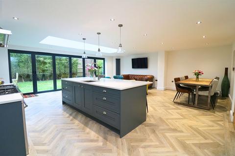 4 bedroom detached house for sale, Southfield Close, Aldridge
