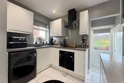 3 bedroom semi-detached house for sale, Wood Road, LOWER GORNAL, DY3 2LL