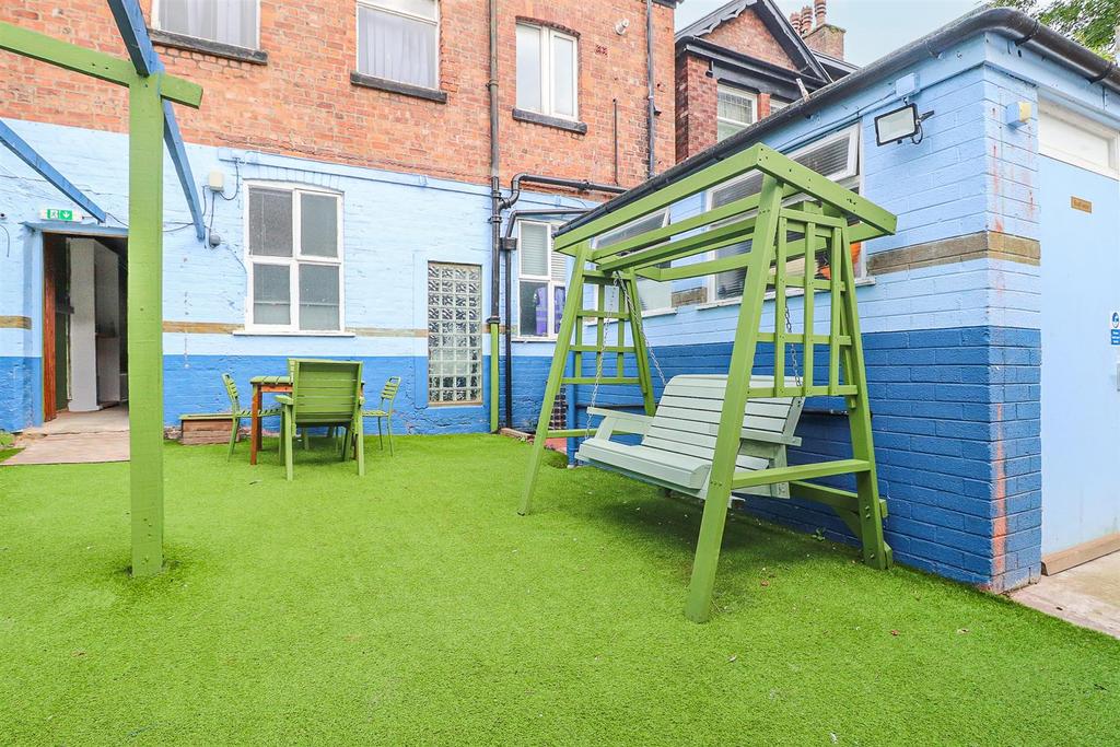 Courtyard Garden