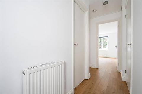 undefined, Cowley Court, Grove Hill, London