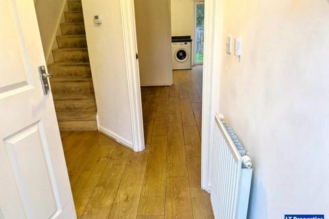 3 bedroom semi-detached house to rent, luton LU3