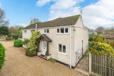 5 bedroom detached house for sale, 4 Ashing Lane,- Detached house + plot, Dunholme, Lincoln