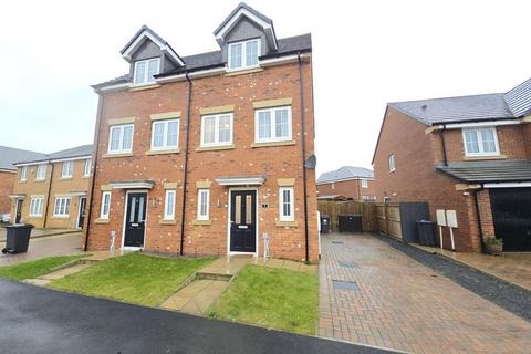 3 bedroom townhouse for sale, Leveson Court, Fenwick Park, Bedlington