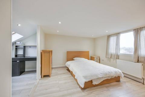 5 bedroom semi-detached house to rent, Sweet Briar Grove, N9, Edmonton, London, N9
