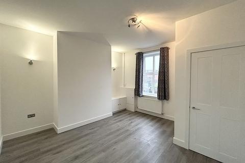 2 bedroom terraced house to rent, Sandy Lane, Warrington