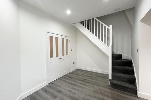 2 bedroom terraced house to rent, Sandy Lane, Warrington