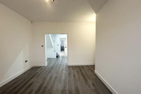 2 bedroom terraced house to rent, Sandy Lane, Warrington