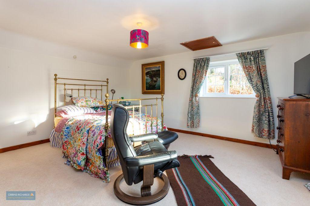 Pond Cottage -...