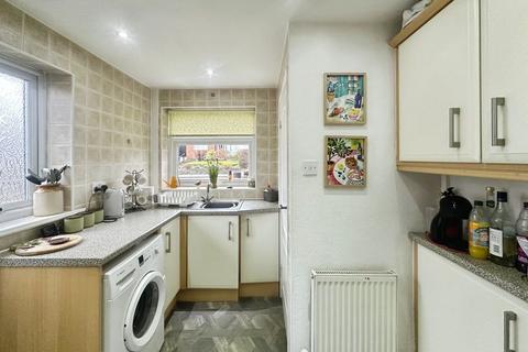 2 bedroom bungalow for sale, Chiltern Drive, Bury