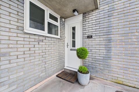 2 bedroom apartment for sale, Chaldon Road, Caterham on the Hill
