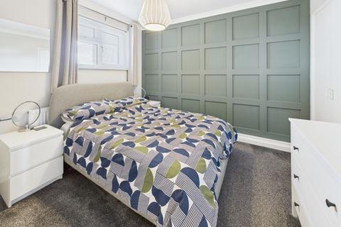 2 bedroom apartment for sale, Chaldon Road, Caterham on the Hill