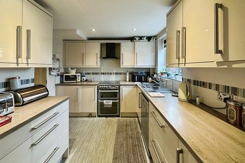 3 bedroom semi-detached house for sale, Edgemoor Close, Radcliffe