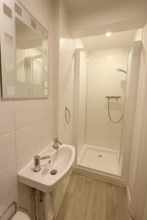 House share to rent, Large room in Wood Green N22