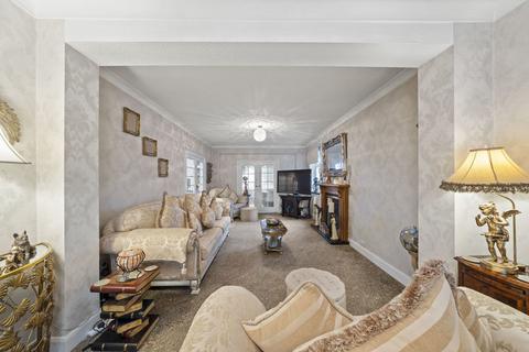 undefined, Bankside, South Croydon