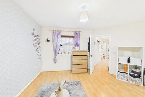 2 bedroom apartment for sale, Butler Close, Edgware
