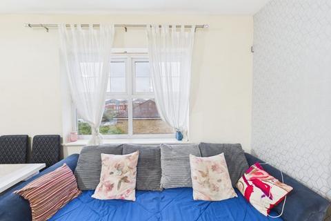 2 bedroom apartment for sale, Butler Close, Edgware