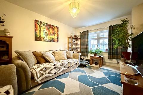3 bedroom semi-detached house for sale, Beacon Drive, Calne SN11