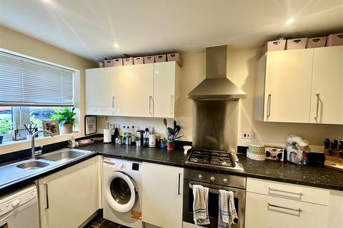 2 bedroom terraced house for sale, Woodvale Road, Farnborough