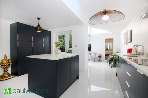 4 bedroom semi-detached house for sale, Perrysfield Road, Cheshunt
