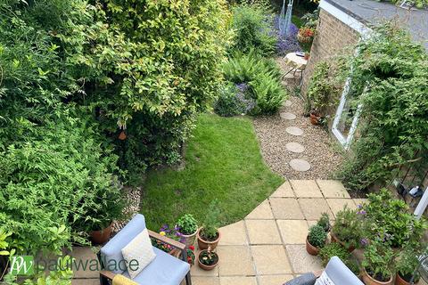4 bedroom semi-detached house for sale, Perrysfield Road, Cheshunt