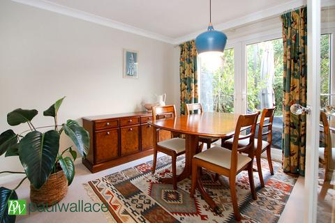 4 bedroom semi-detached house for sale, Perrysfield Road, Cheshunt