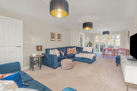 4 bedroom detached house for sale, Wallin Road, Banbury OX17