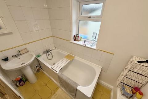 undefined, Rothschild Road, Wing LU7