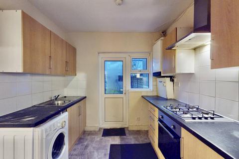 3 bedroom house for sale, Gresham Road, Canning Town, E16