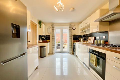 3 bedroom terraced house for sale, Corporation Road, Newport NP19