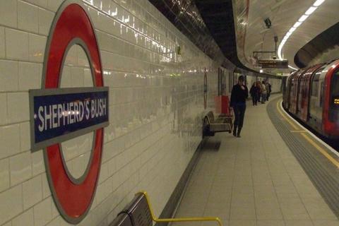 Studio to rent, Richmond Way, London W14