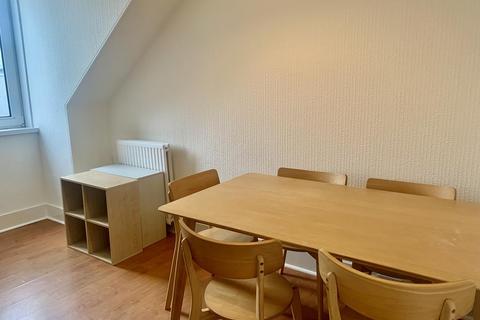 2 bedroom flat to rent, Rosebank Place, Second/Top Floor, AB11
