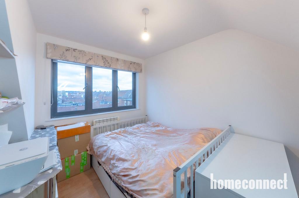 Bedroom (Upper Level)