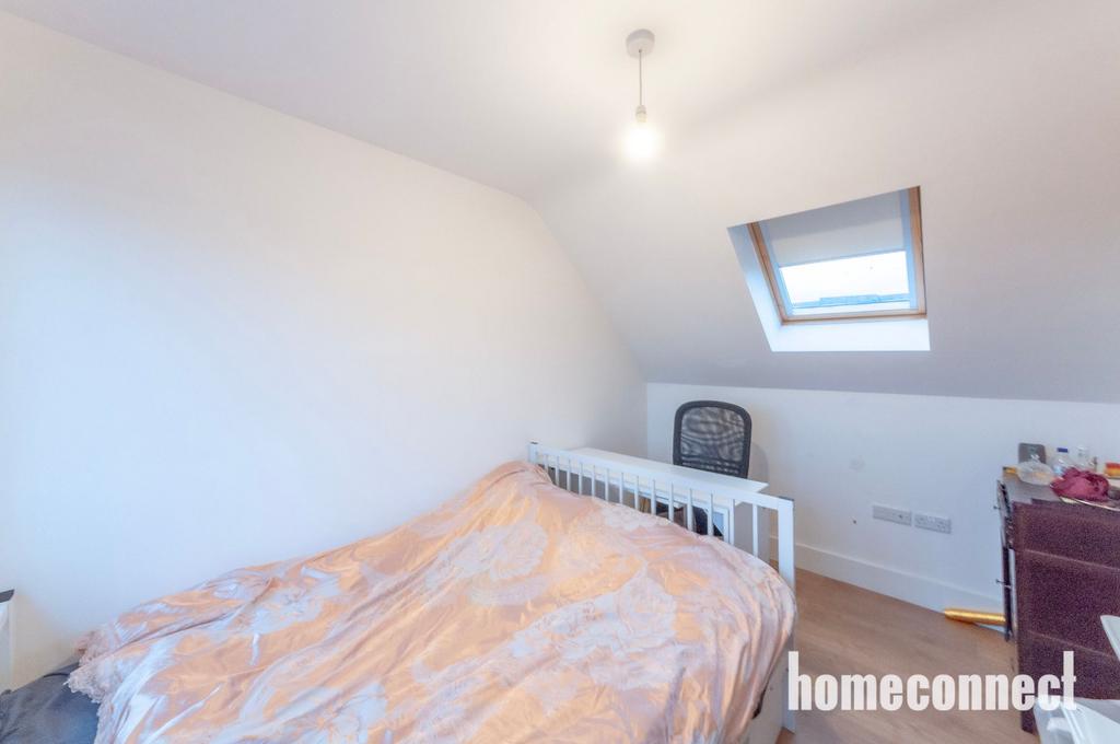Bedroom (Upper Level)