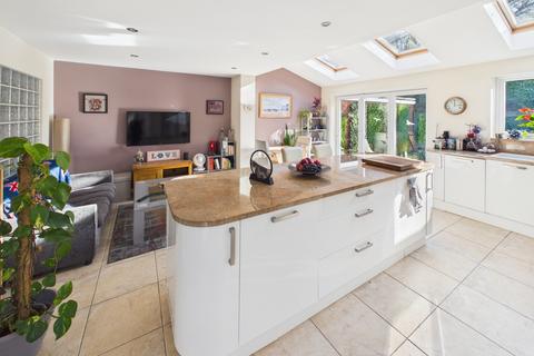 3 bedroom detached house for sale, 14 Oakwood Close, Warsash, SO31 9PW