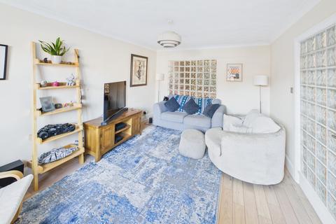 3 bedroom detached house for sale, 14 Oakwood Close, Warsash, SO31 9PW