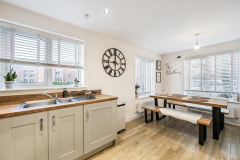 3 bedroom end of terrace house for sale, Merino Road, Andover