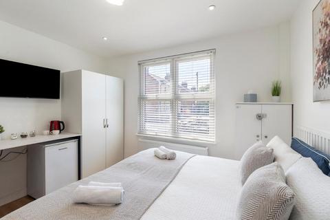 1 bedroom in a house share to rent, Edgware HA8